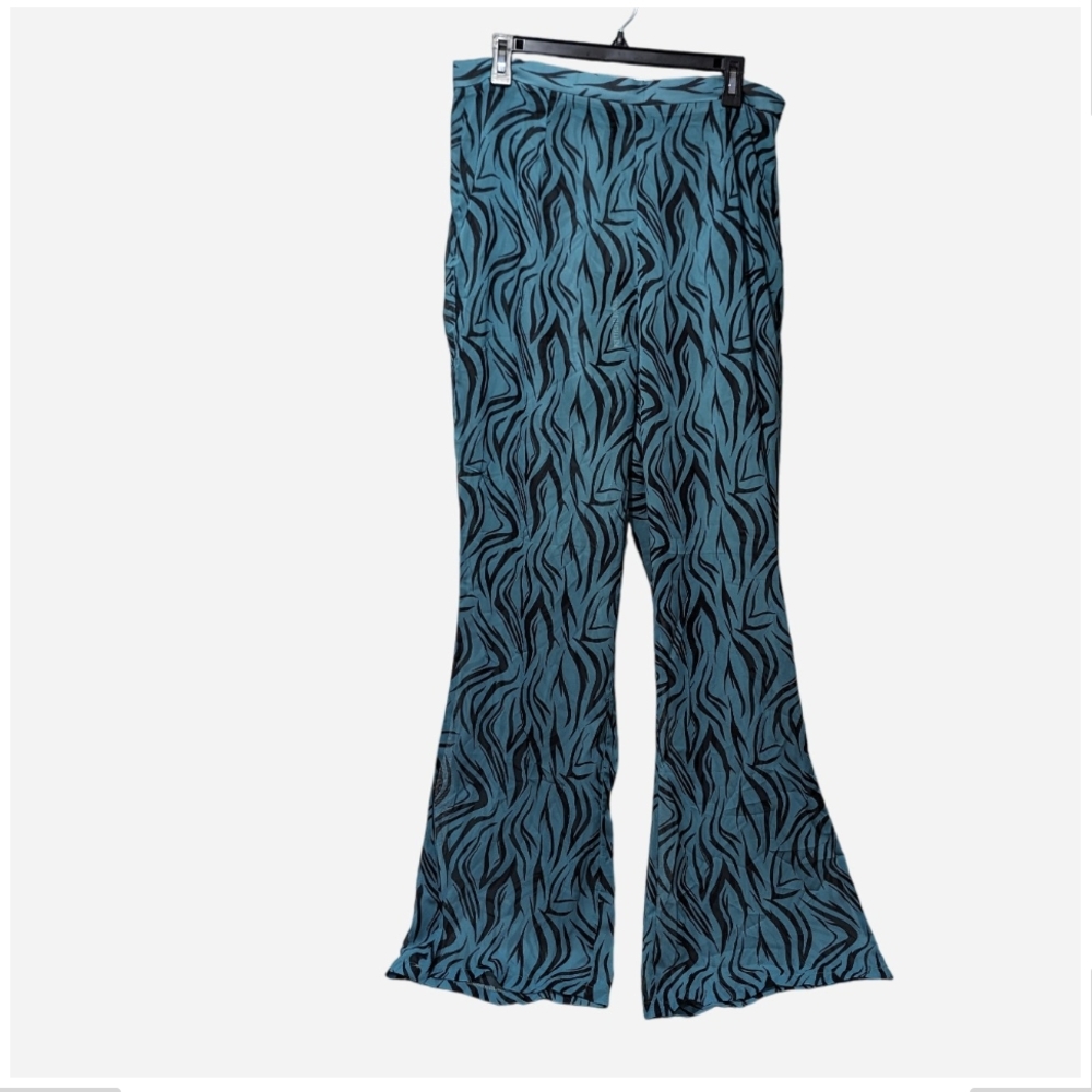 PrettyLittleThing Teal and Black Zebra Print Pants